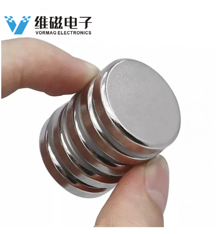 Disk Strong magnets Special Chamfers or Radius at Edge